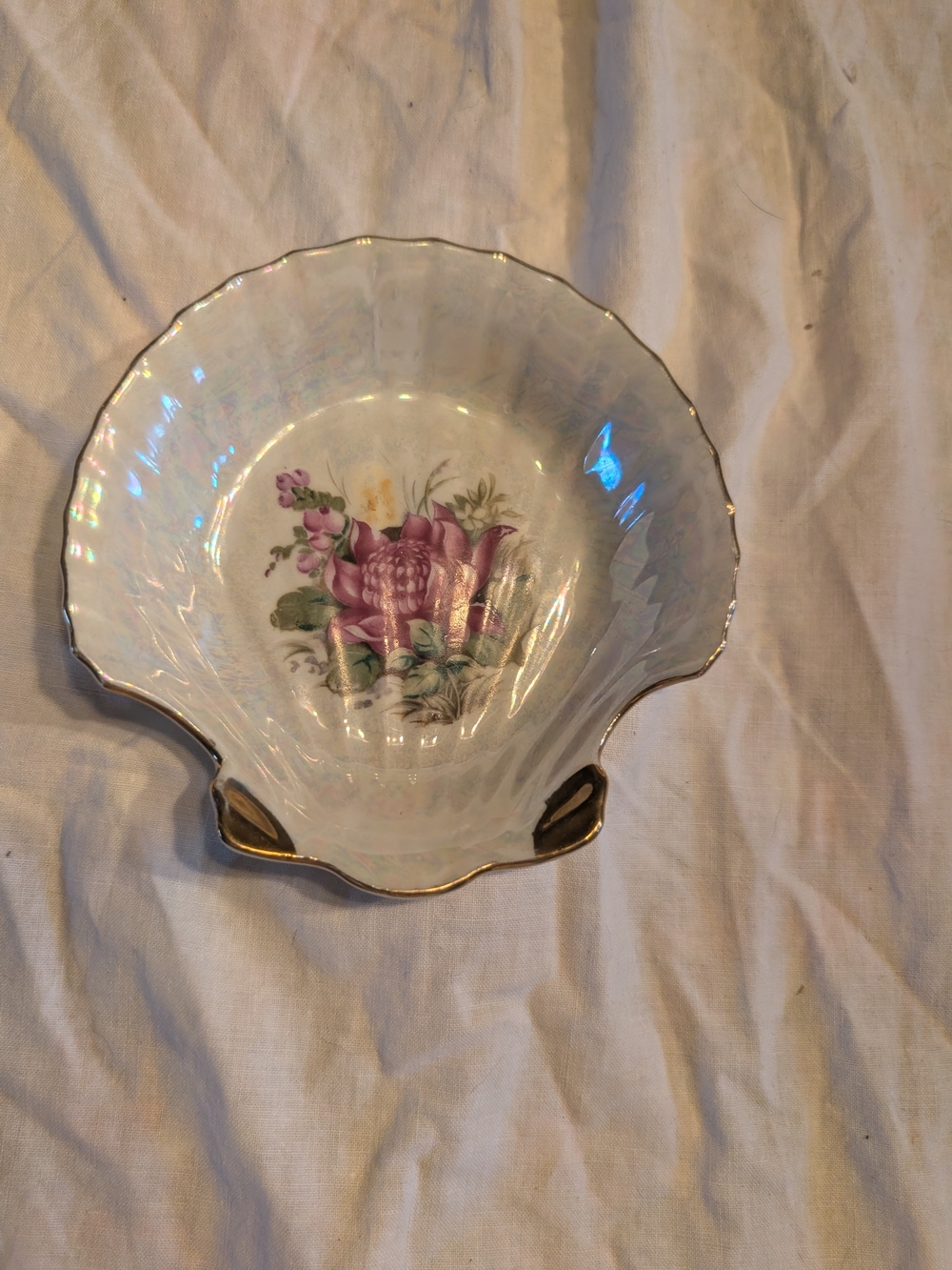 2/20$ Vintage White and Pink Floral Shell trinket Dish